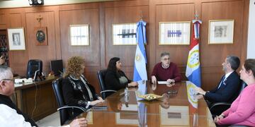 El intendente Luis Castellano recibió al gobernador Rotario Distrito Binacional Argentina Uruguay 4945, Germán Castellani.