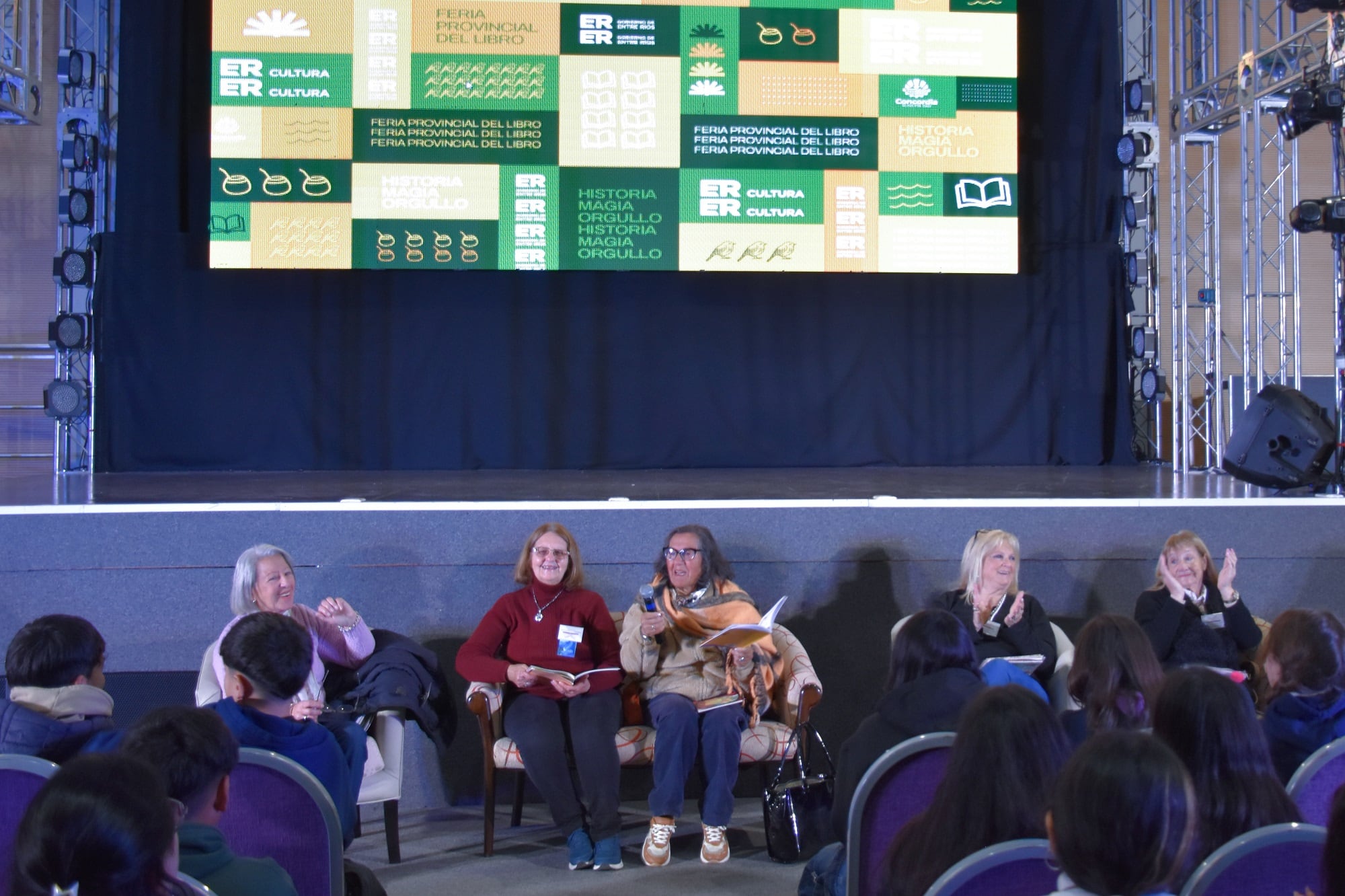 Comenzó la Feria Provincial del Libro en Concordia con una agenda cargada de actividades.
