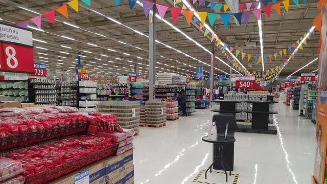 Detuvieron a un policía de San Juan por intentar robar en un Changomas.