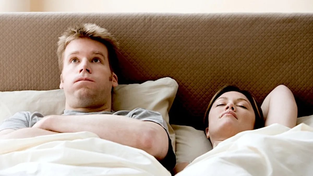 El contacto físico durante el sueño está vinculado a mayores niveles de satisfacción en la relación.