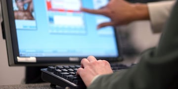 Tras meses de investigación, detuvieron a un hombre de Córdoba por pornografía infantil.