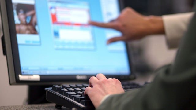 Tras meses de investigación, detuvieron a un hombre de Córdoba por pornografía infantil.