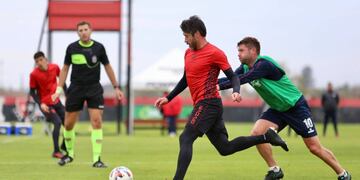Pablo Pérez en el amistoso de Newell's ante Central Córdoba