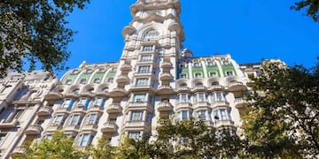 En el piso 16 del Palacio Barolo funciona un bar de tragos y tapas. (123RF)