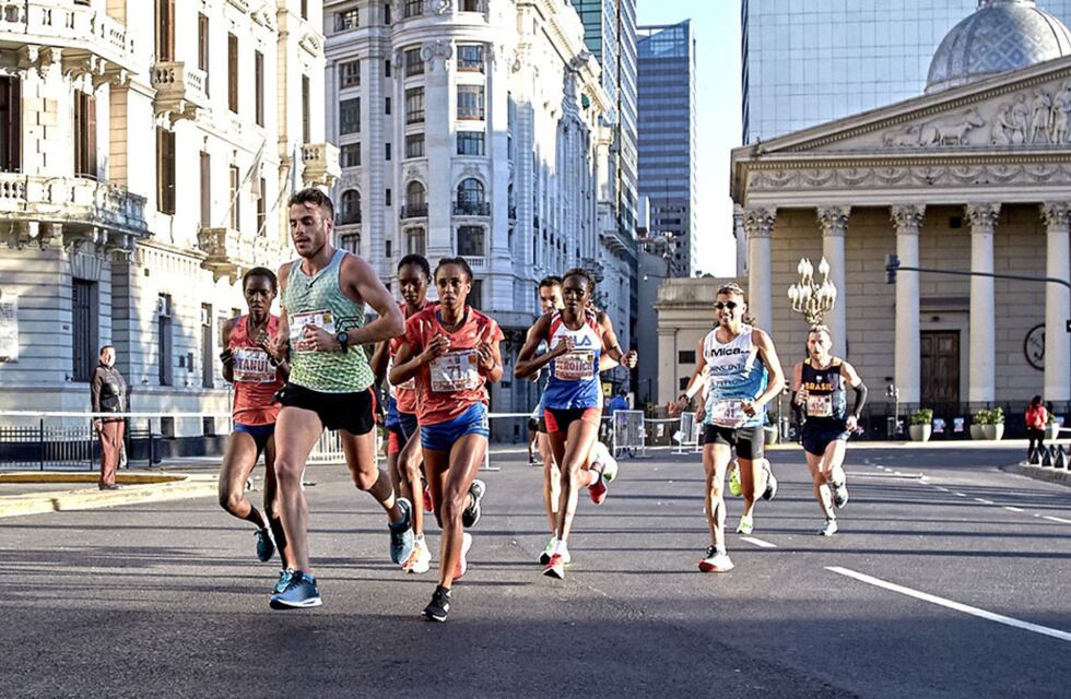 Con más de 20.000 atletas, así fue la media maratón en la Ciudad de Buenos Aires