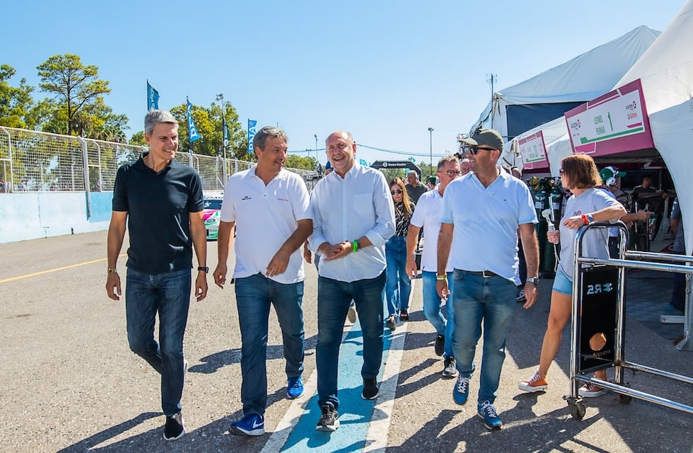 Omar Perotti estuvo en la carrera del TC2000