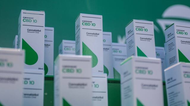 La empresa estatal jujeña Cannava presentó los primeros lotes de cannabis medicinal producidos en la Argentina.