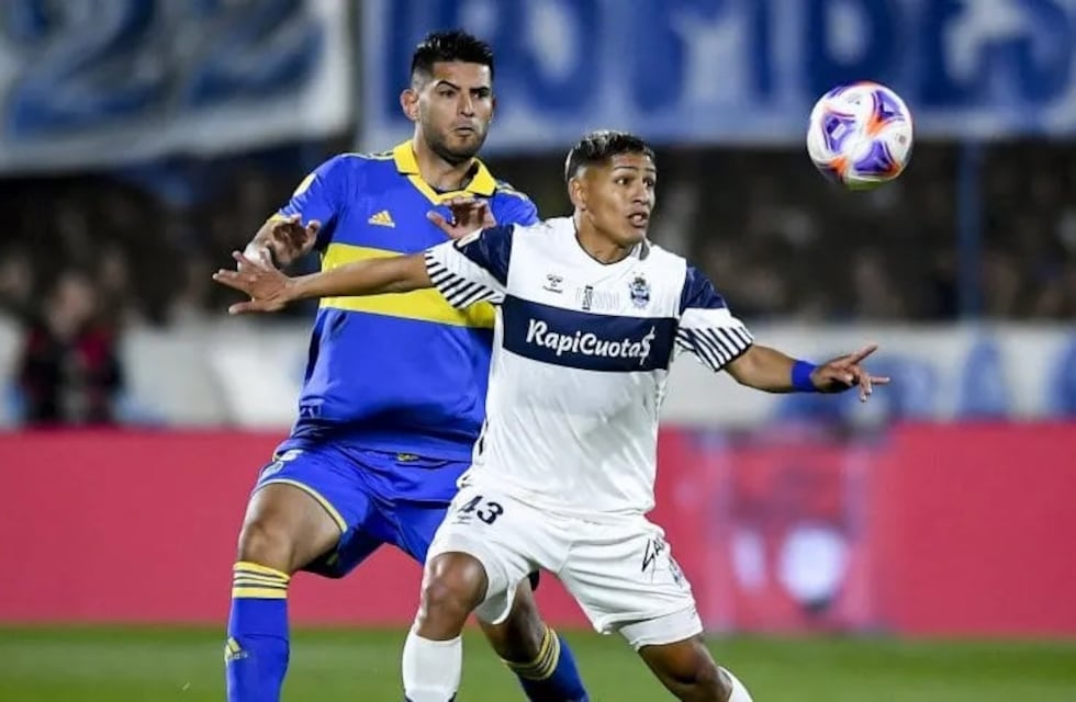 ¡Se salvó Boca! Alemán la tiró apenas afuera desde adentro del área y por ahora siguen igualados