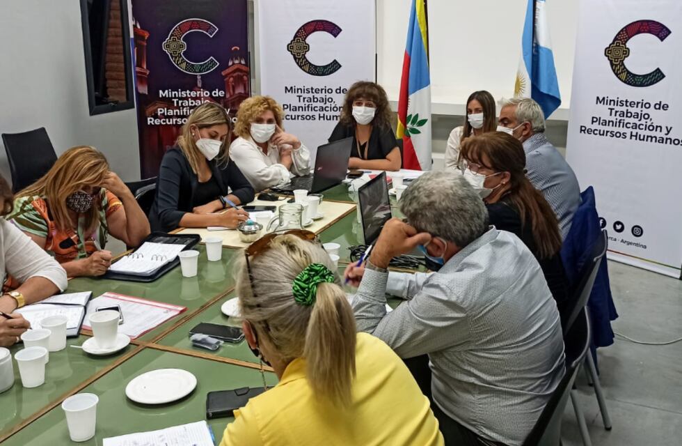 Empleados públicos: el gobierno llegó a un acuerdo con los gremios por un incremento salarial