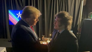 El saludo entre Javier Milei y Donald Trump. (Gentileza)