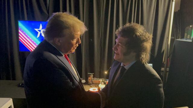 El saludo entre Javier Milei y Donald Trump. (Gentileza)