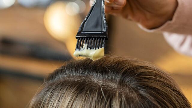Cómo teñirse el cabello de forma casera y con productos naturales.