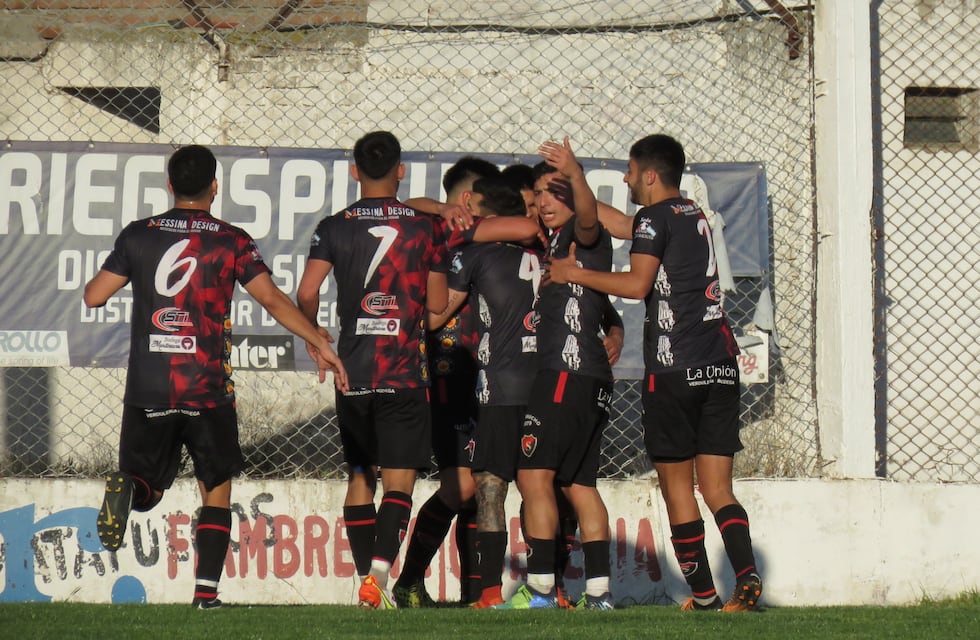 Liga del Sur: en duelo de escoltas, Sporting visita a Comercial