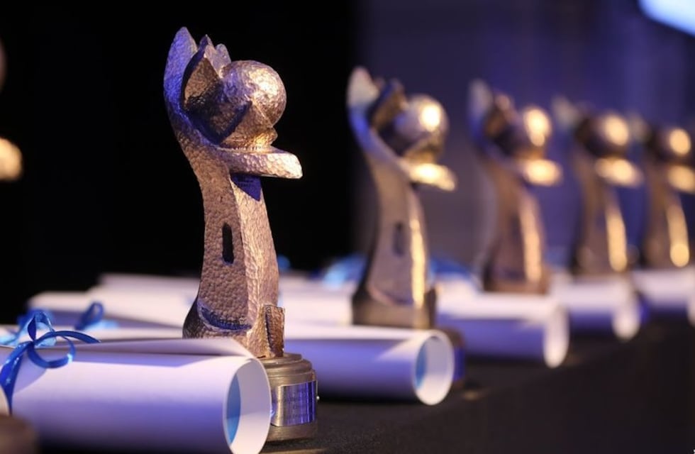 Premiaron a 9 jóvenes mendocinos que se destacaron en el 2022 por liderazgo y compromiso ¿Quiénes son?