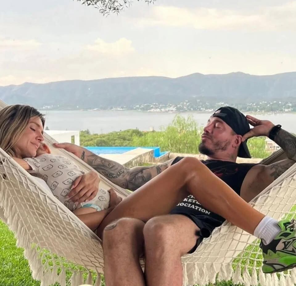 J Balvin eligió Carlos Paz para festejar la Navidad