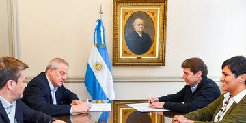 Tierra del Fuego adhiere a la implementación de una hora más de clase por día