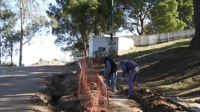 Punta Alta: continúa la obra de cordón cuneta y pavimento articulado en el parque San Martín