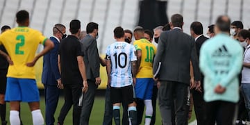 Lionel Messi y Neymar el día de la suspensión del partido.