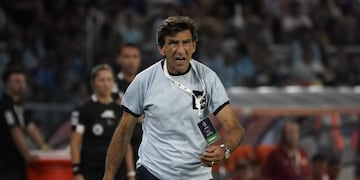 Gustavo Costas festejó, sufrió y vivió a pleno la apasionante final entre Racing y Estudiantes.