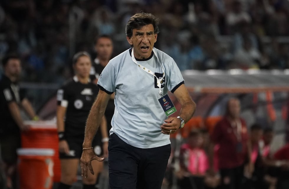 A lo Gustavo Costas: el DT de Racing y su enojo por cómo empató Estudiantes en el descuento