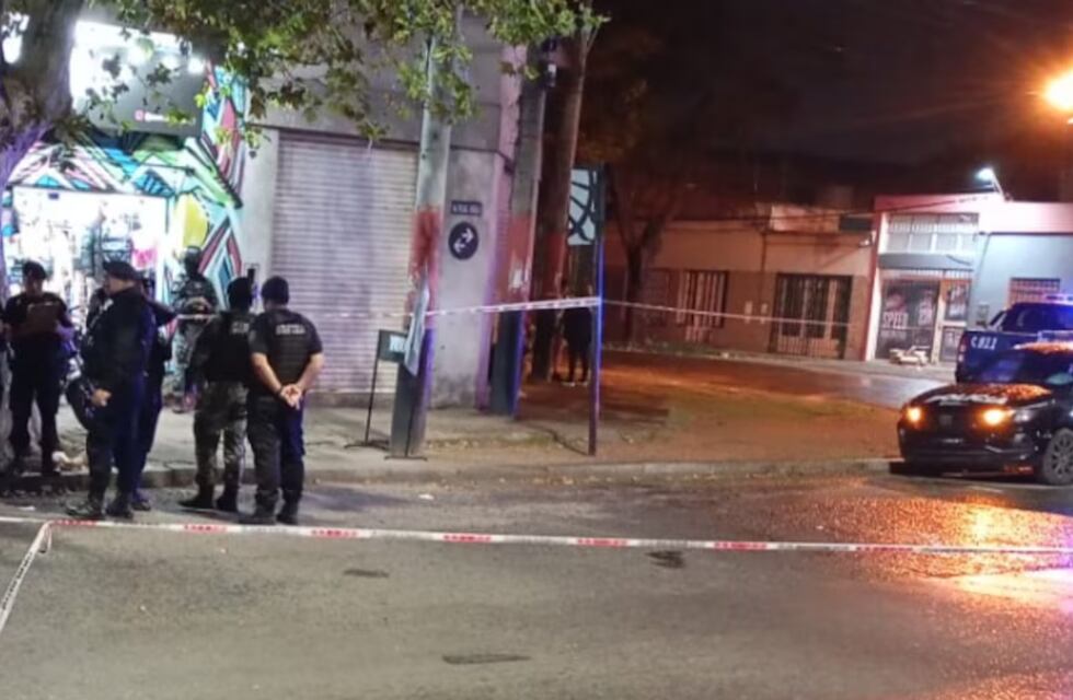 Feroz tiroteo en Rosario: intentó robar un comercio, se disparó accidentalmente y murió