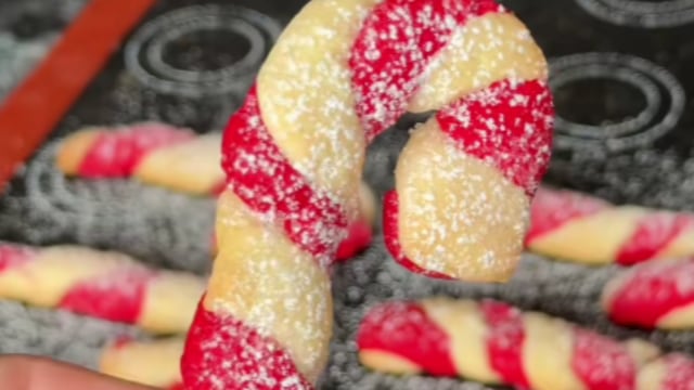 Cómo hacer galletitas con forma de caramelo navideño: la receta más fácil para disfrutar en estas Fiestas