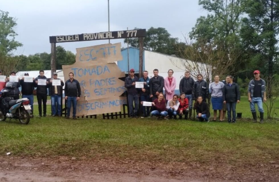 Padres de una escuela en San Antonio tomaron la institución