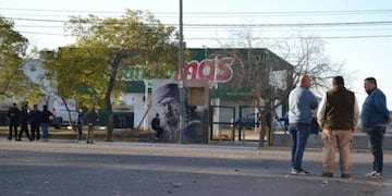 Saqueos en San Juan: exigen el retiro de planes sociales para los detenidos.