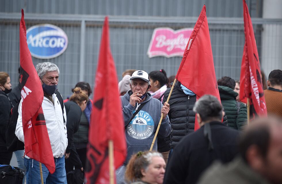 Córdoba: organizaciones sociales bloquean el acceso a la planta de Bagley
