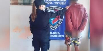 Sustrajo el teléfono de su ex pareja y terminó detenido.