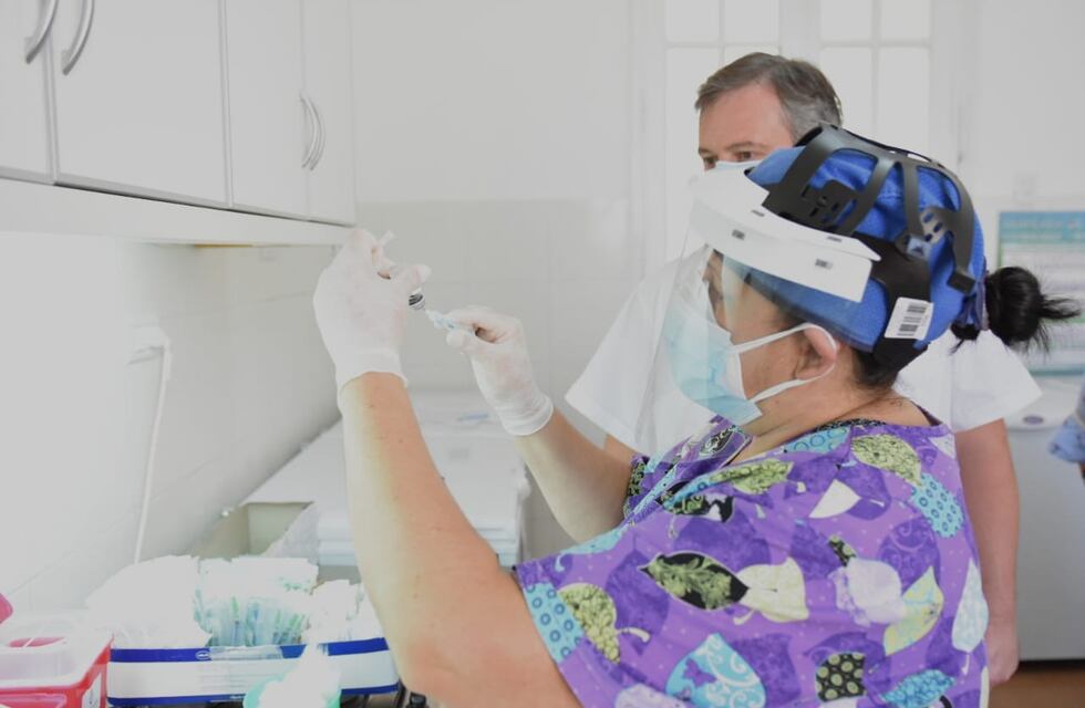 Vacunas contra el coronavirus: avisarán cuándo será el nuevo turno para la segunda dosis