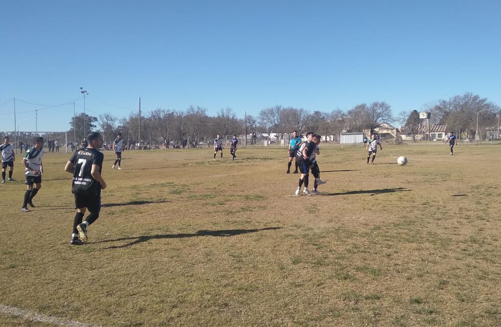 Con el triunfo por 3 a 2 el Deportivo y Cultural Arroyito está en las semifinales del Clausura de la Liga