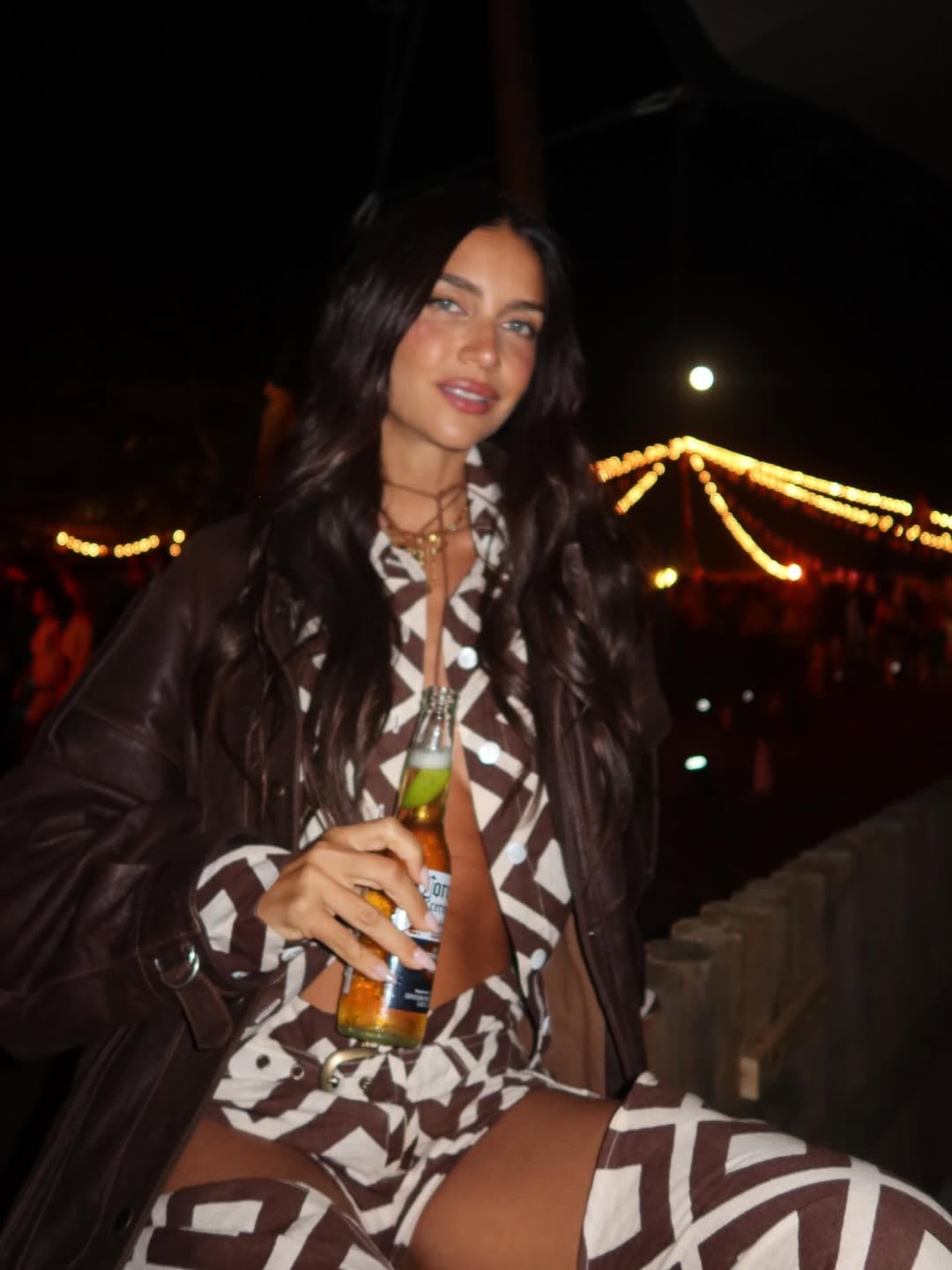 Desde Punta del Este, Zaira Nara marcó tendencia con un look estilo cowgirl en color blanco y chocolate