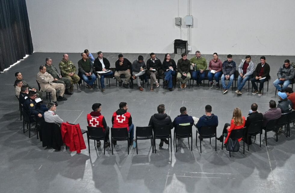 Coordinan medidas de prevención en caso de una posible crecida del río Paraná