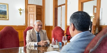Reunión de trabajo entre Toscano y Acevedo.