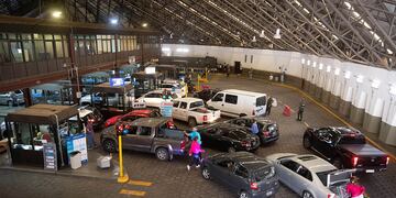 Mendoza 25 de febrero de 2020  Sociedad     
Control Integrado Orcones, Migraciones Aduana y Afip
Mendocino vuelven de Chile despues del feriado largo de Carnaval. 
Foto: Ignacio Blanco / Los Andes