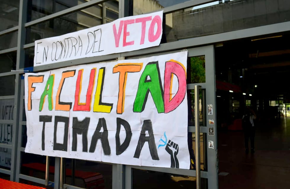 La Facultad de Derecho de Córdoba se sumó a la toma y la UNC se prepara para más medidas de fuerzas