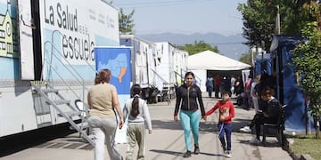 El Parlamento sancionó iniciativas de educación, salud, consumo y turismo, en una sesión cargada de definiciones.