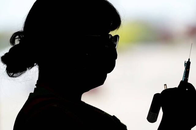 La vacunas utilizadas en Argentina si son eficaces frente a la variante británica.