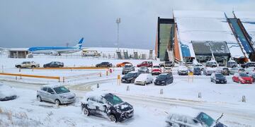 Temporal de nieve en Ushuaia: vuelos cancelados y reprogramaciones