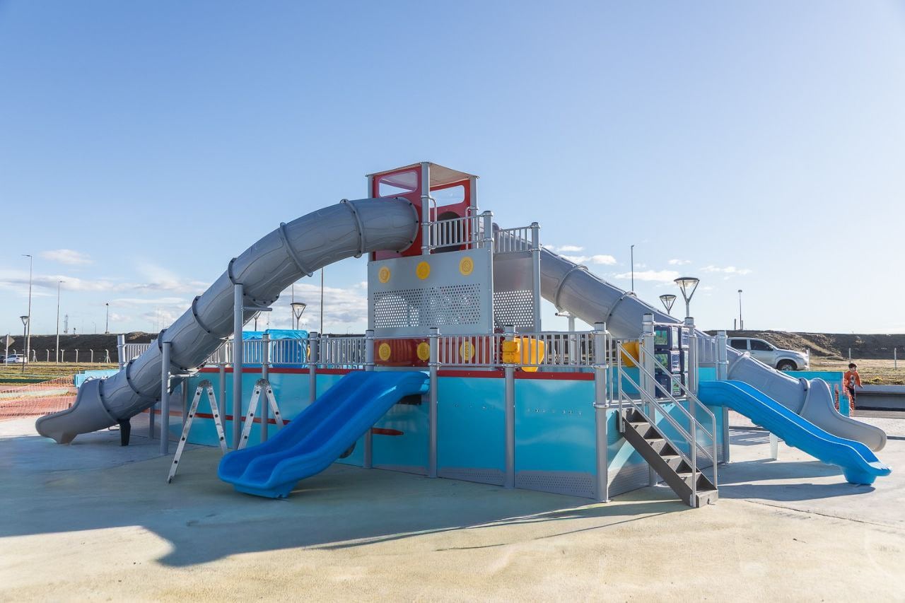 Juego temático del Barquito Azul en el Parque de los 100 años.