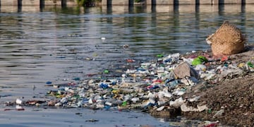 Vecinos de Villa Mercedes denuncian a una empresa por arrojar desechos en las calles (imagen ilustrativa)