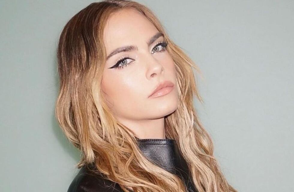 El glamour de Cara Delevigne en la Alfombra Roja de los Oscar 2023