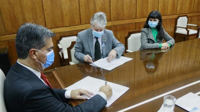 El presidente del Poder Legislativo, Hugo Sager, participó de la firma del acta acuerdo.