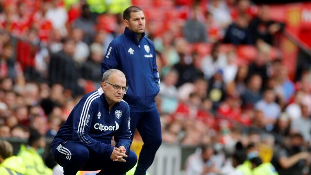 Bielsa en el debut del Leeds en la Premier con caída por goleada ante el Manchester United