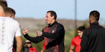 El marcador central tiene 32 años y se perdió los partidos con Platense y Unión de Santa Fe.