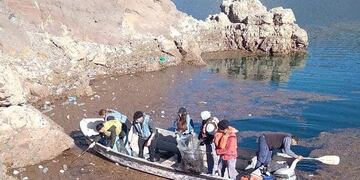 Voluntarios recogieron basura en Valle Grande.