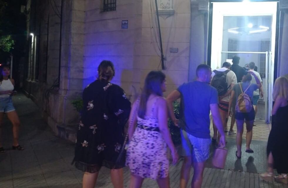 Desbarataron dos fiestas clandestinas en Santa Fe con más de 80 personas