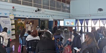 Docentes y directivos de una Escuela de Pérez buscan mejorar el egreso en 7°grado (Gobierno de Santa Fe)