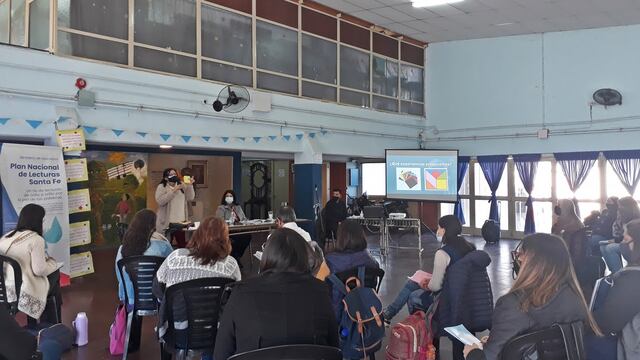 Docentes y directivos de una Escuela de Pérez buscan mejorar el egreso en 7°grado (Gobierno de Santa Fe)